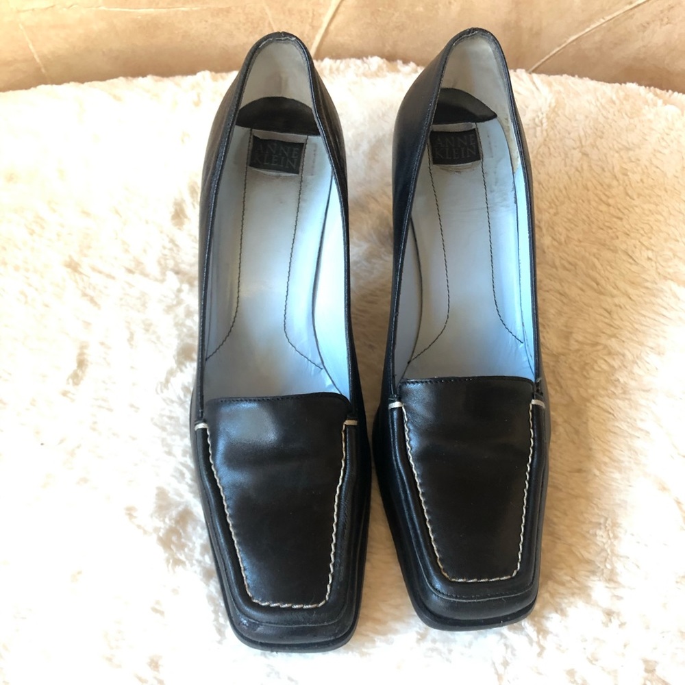Anne Klein black leather heels 7.5
